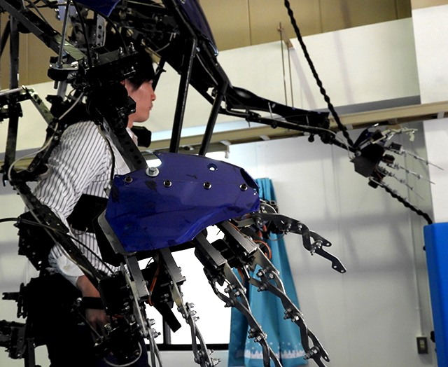 skeletonics-arrive-exoskeleton-3