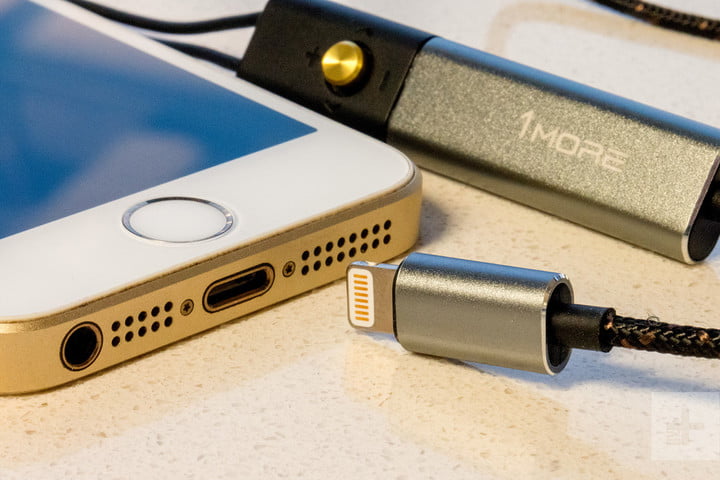 earbuds-clean-disconnect