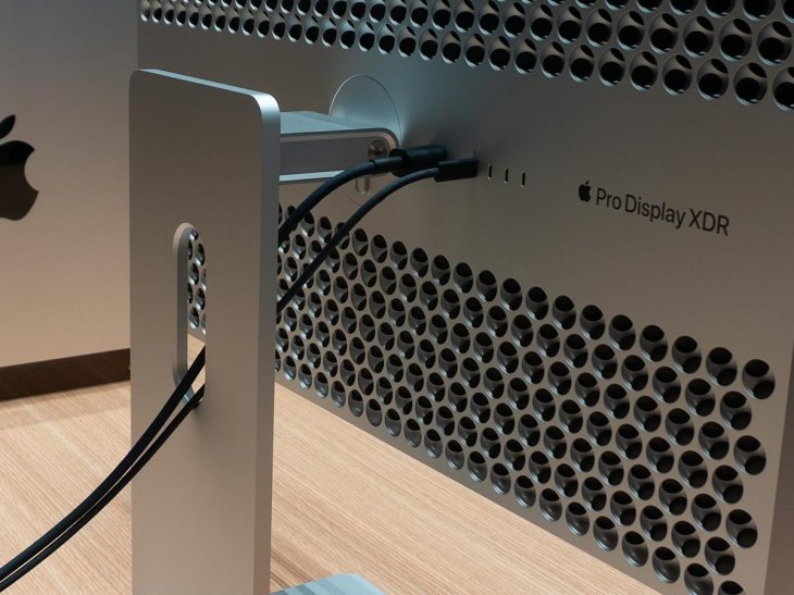 Apple-stand-display-cloth