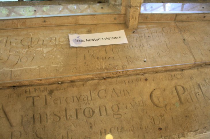 Isaac-Newtons-Signature
