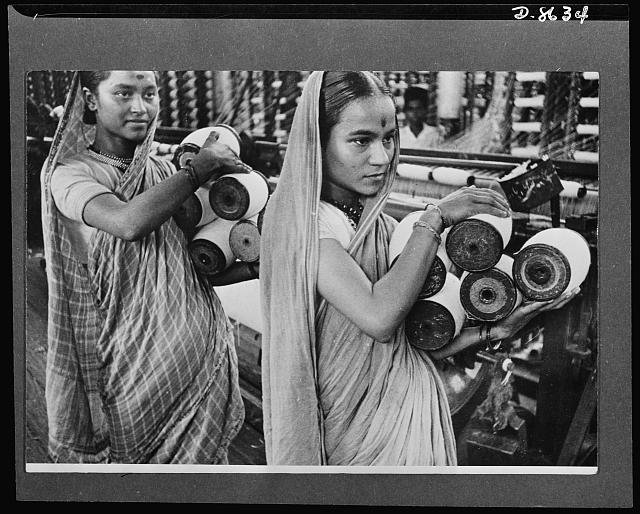 Female-Workers-Textile-Mills