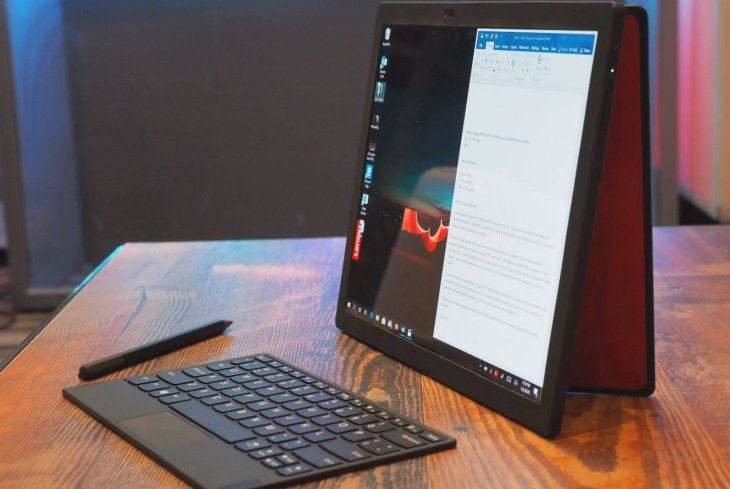 lenovo-thinkpad-x1-fold-hands-on-2