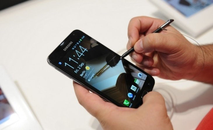 10-smartphones-that-shaped-the-2010s-2