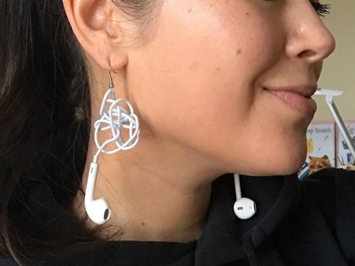 tangled-earphones-earrings