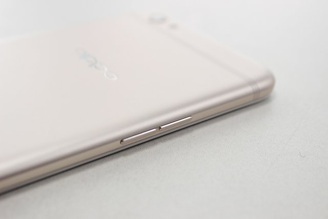 Oppo F3 Plus Left Side