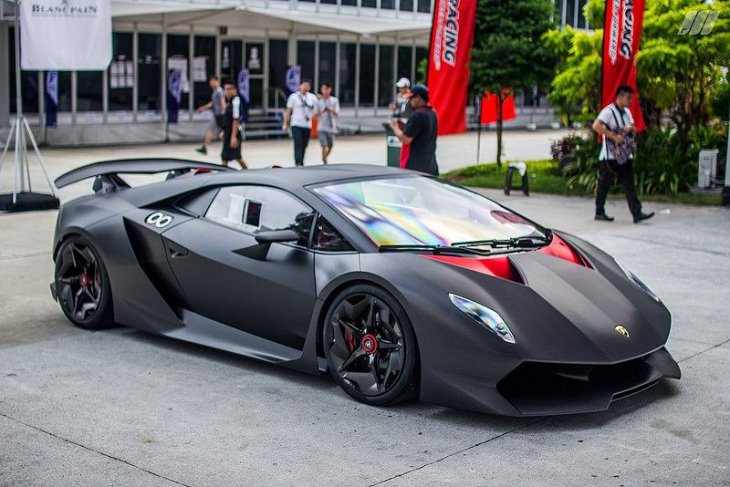 Lamborgini Sesto Elemento