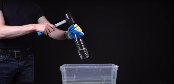 The bottom of the bottle will come off