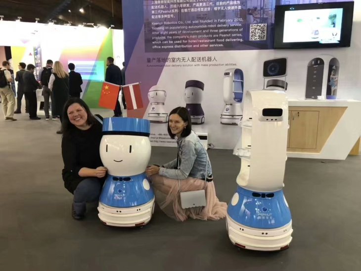 uv light robots covid-19