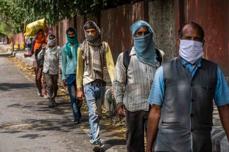 People are ordered to have the app while in public places