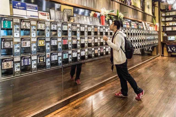 Sake vending machine