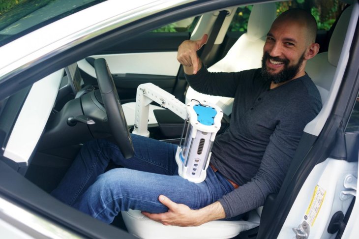 self driving car automoblow