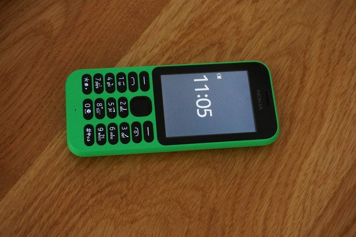 Nokia 215 dimensions and weight 
