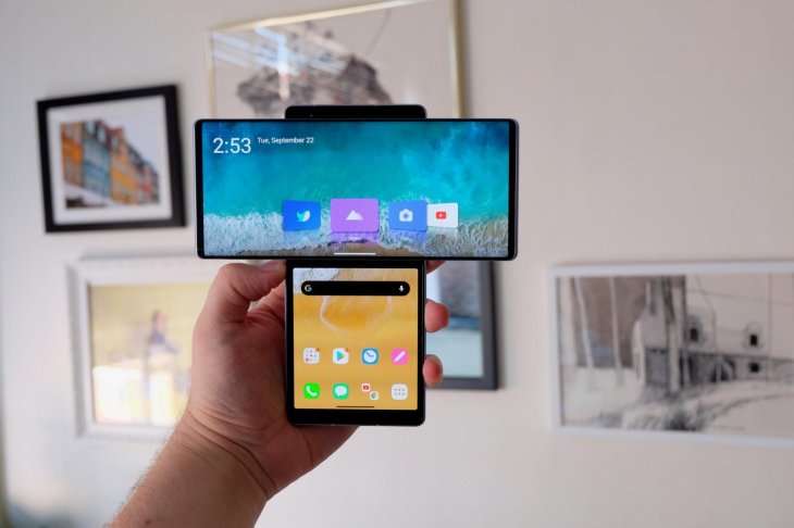 LG Wing 5G screen