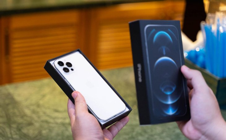 Iphone 12 Pro Max Hands On 1