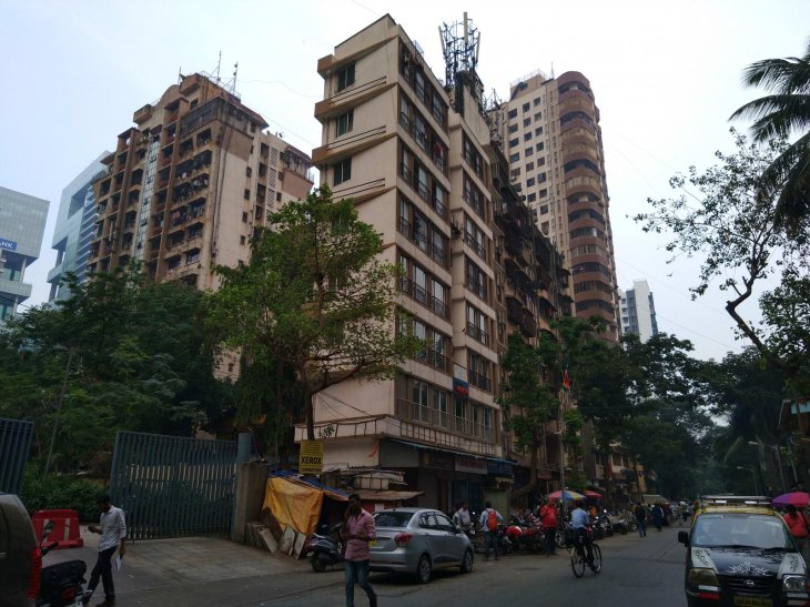 Motorola Moto One Power Review 7