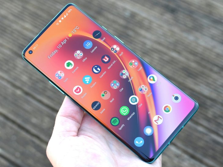 OnePlus 8 Pro display
