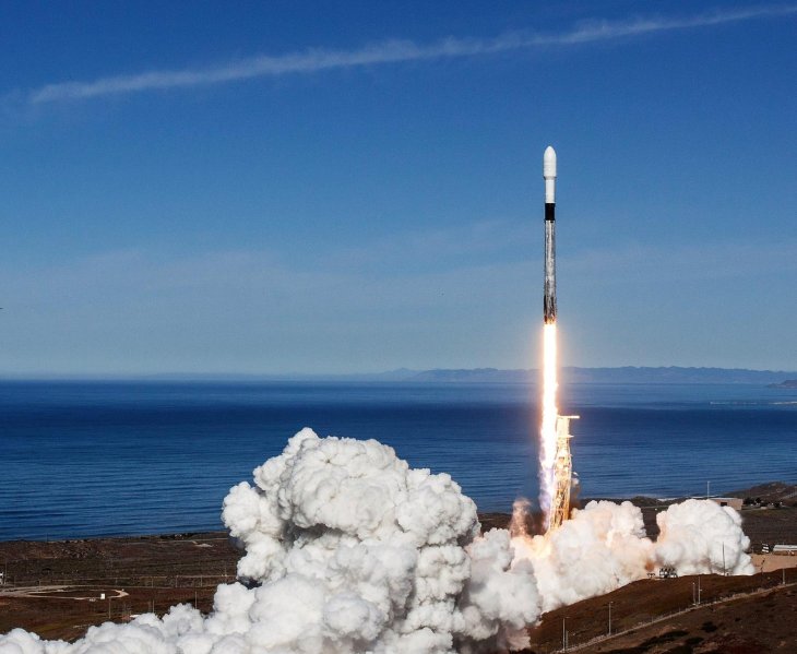 Spacex Launches 143 Satellites In A Single Flight Setting New World