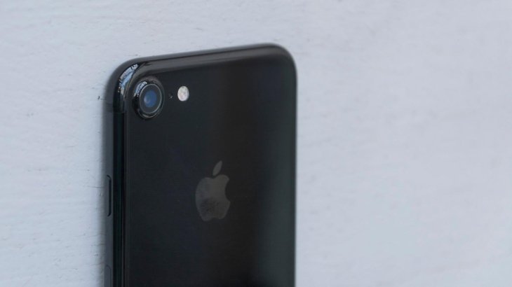 What Accessories Come With iPhone 7?