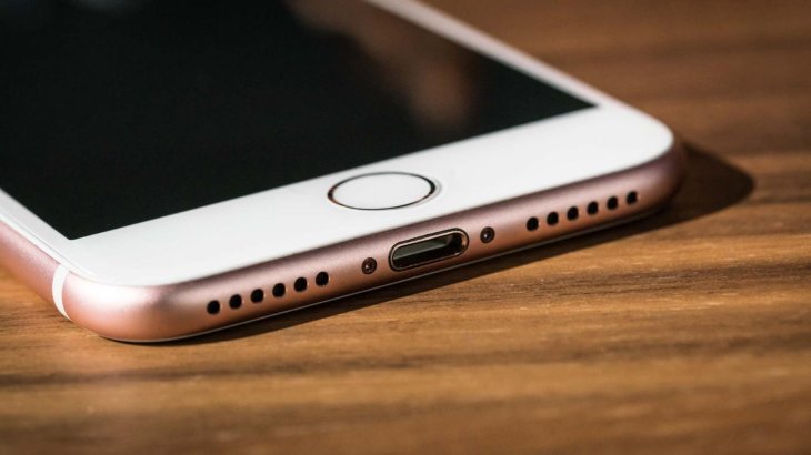 What Accessories Come With iPhone 7?