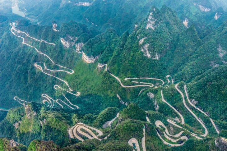 99 Bending Road China