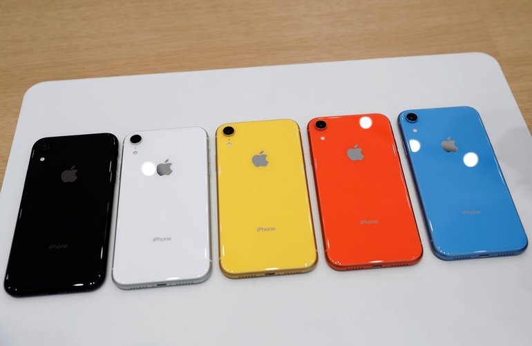 The-iPhone-XR-in-6-different-colors
